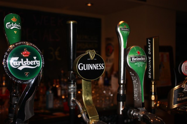 208 Bares que lugares